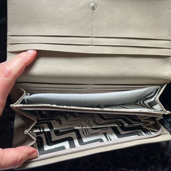 Lodis Metallic Silver 4x8 RTD Clutch Wallet - Picture 3 of 6